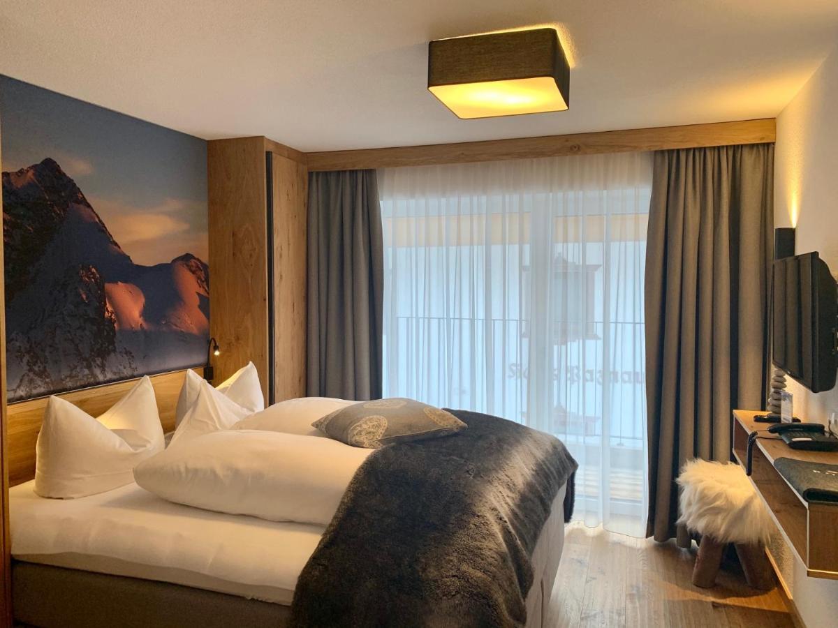 Post Hotel Paznaun 시 외부 사진