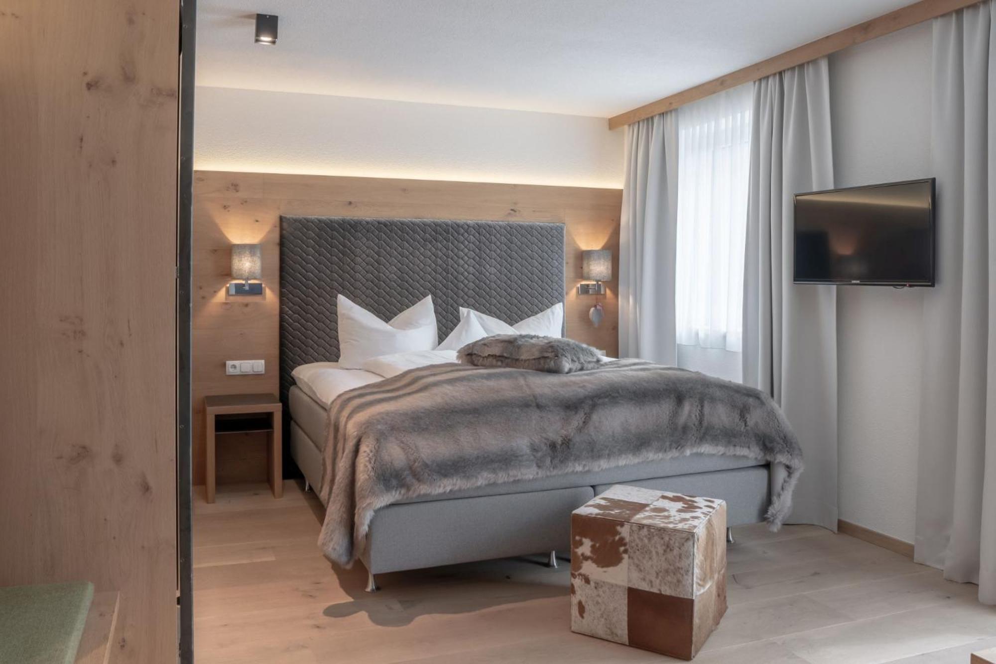 Post Hotel Paznaun 시 외부 사진
